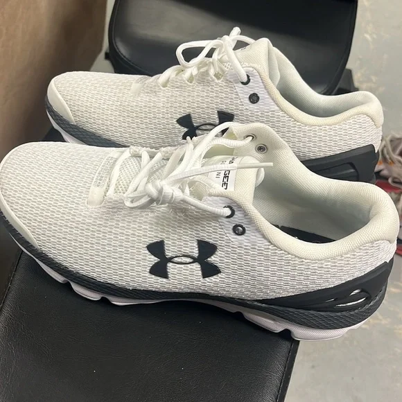 Brand New! Under Armor - Picture 3 of 4